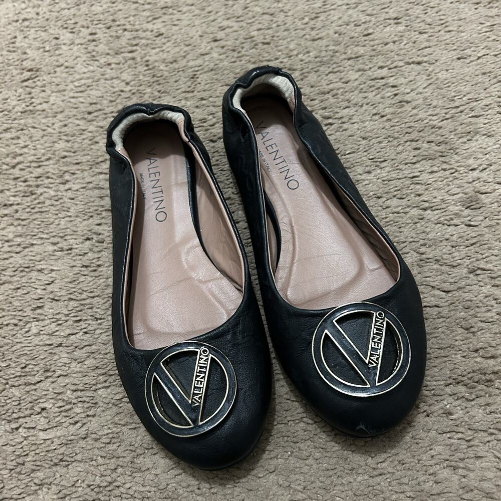 Valentino Leather Ballet Flats Size 7 Black Embossed Logo
